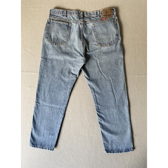 Wrangler Jeans 35x28 Blue Relaxed Fit Straight Light Denim Work Wear Tag 38x30 - Picture 2 of 12